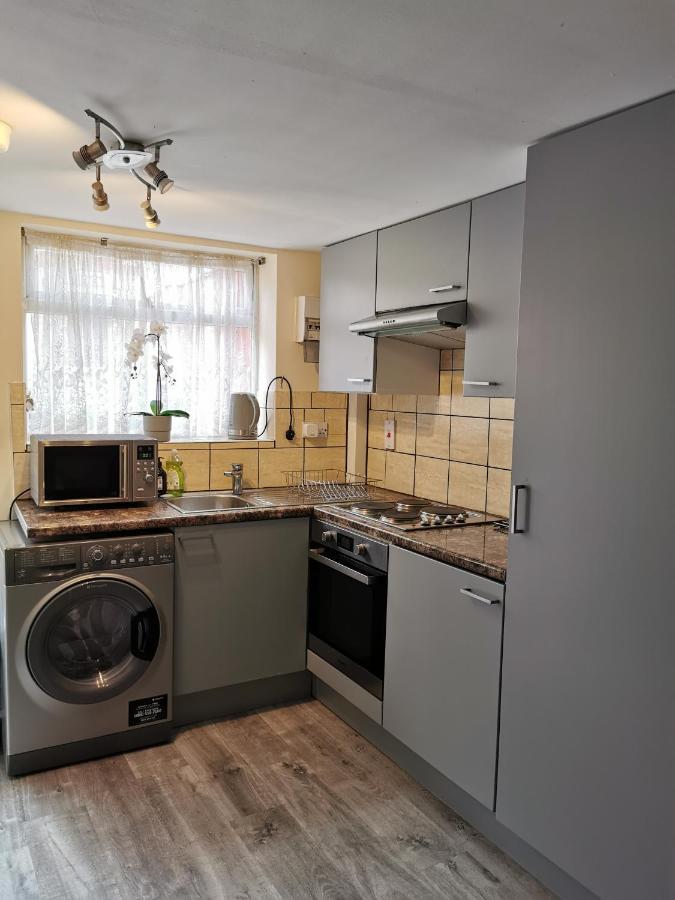 Palaz 1 - 2 Bedroom Garden Flat Edmonton Dış mekan fotoğraf