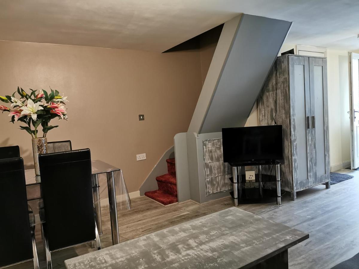 Palaz 1 - 2 Bedroom Garden Flat Edmonton Dış mekan fotoğraf