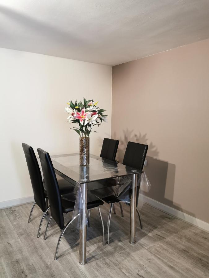Palaz 1 - 2 Bedroom Garden Flat Edmonton Dış mekan fotoğraf