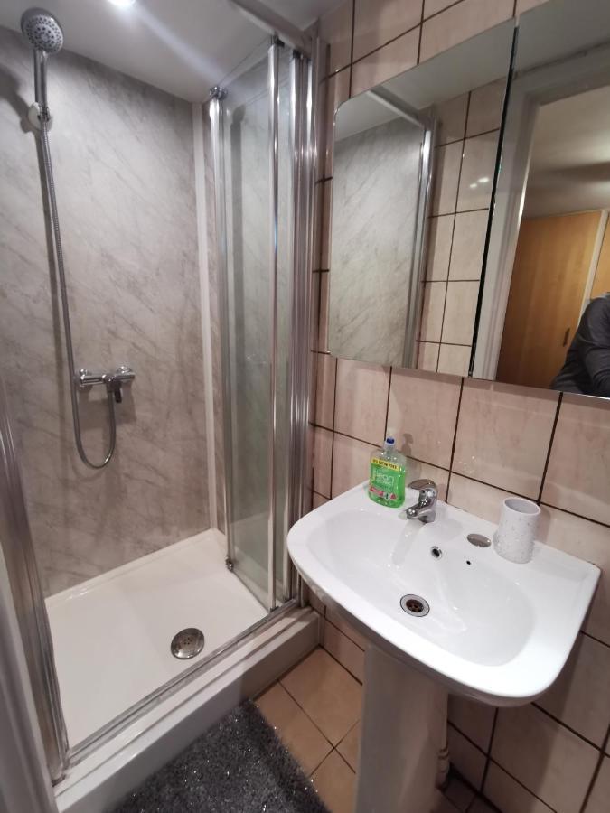 Palaz 1 - 2 Bedroom Garden Flat Edmonton Dış mekan fotoğraf